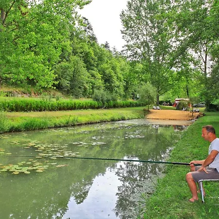 Camping Le Val De La Marquise Campsite